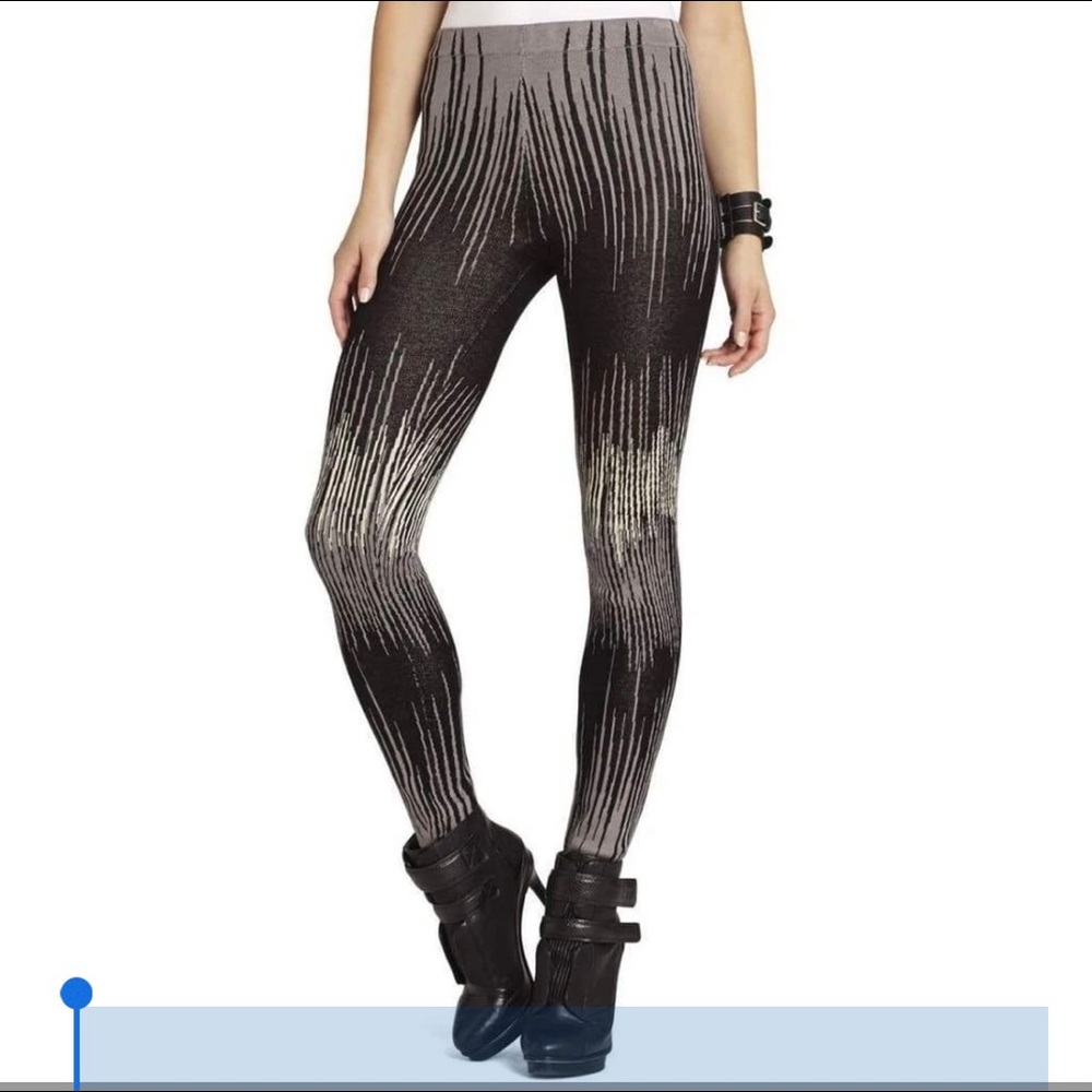 BCBGMAXAZRIA
Cameron Electric Strokes
